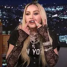 Fashion-inspired grillz