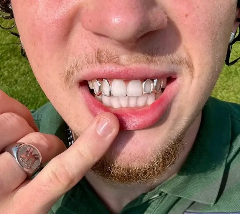 4 tooth grillz